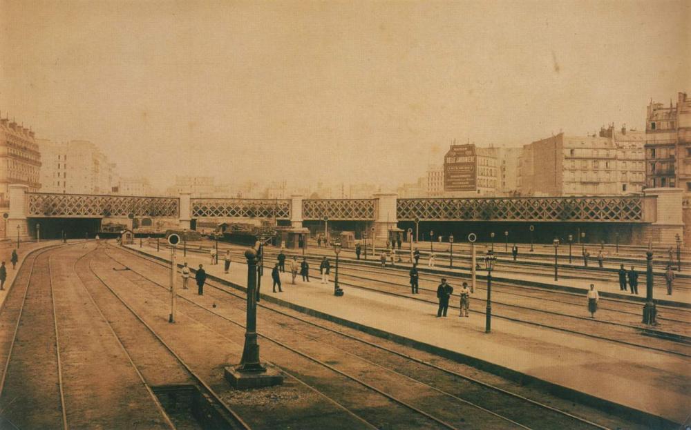The_Pont_de_l'Europe_seen_from_the_gare_Saint-Lazare_1868.jpg