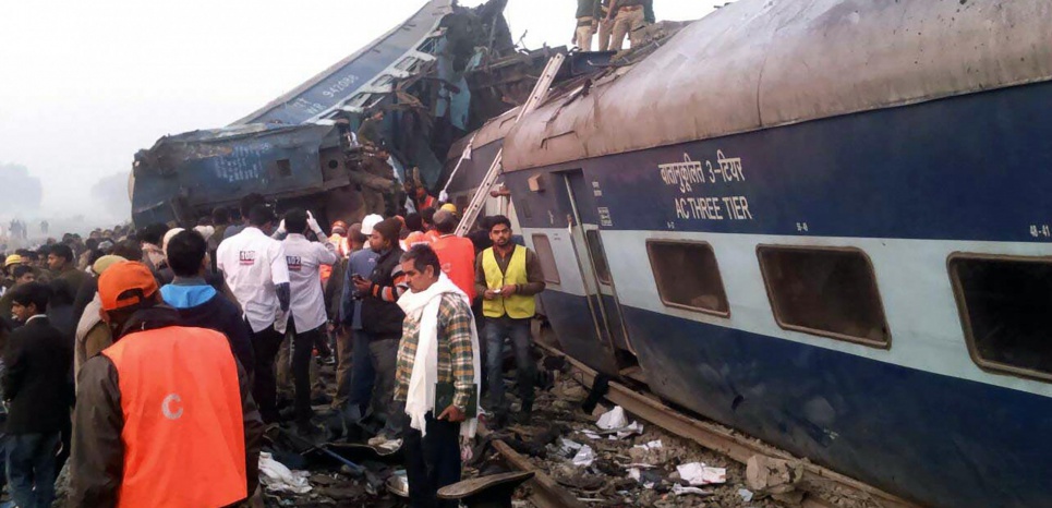 15688185-inde-ce-que-l-on-sait-du-deraillement-de-train-qui-a-fait-plus-de-100-morts.jpg
