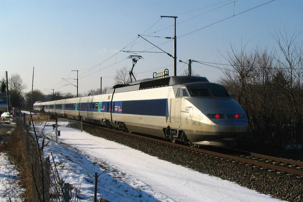 TGV_SE_Ligne_de_Coeur_Dole.jpg