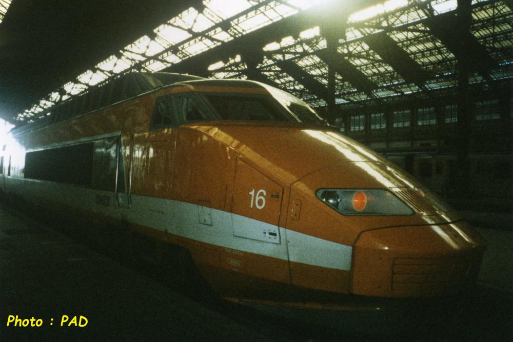 TGV PSE 16 - 1994-12-00 - 001 - 23032 - Paris Lyon - DUCHIRON.P-A. - PPR.jpg