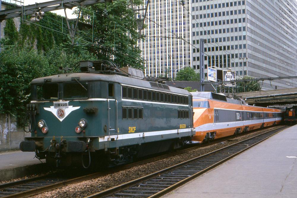 1983 150 ANS CDF EXPO MONTPARNASSE (18).jpg